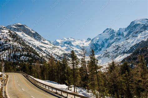 Bernina Morteratsch Gletscher Val Bernina Berninapass Passstrasse