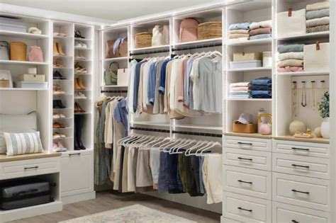 Organize in Style: 5 Closet Accessories for a Tidy Wardrobe