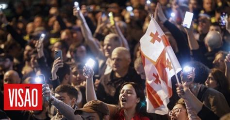 Visão Milhares Protestam Em Tbilissi Pelo Terceiro Dia Consecutivo