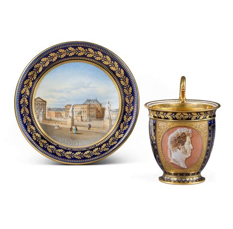 Tasse et sous tasse en porcelaine de Sèvres XIXe siècle N 82077