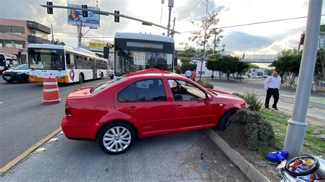 Aparatoso choque en avenida Constituyentes Noticias de Querétaro