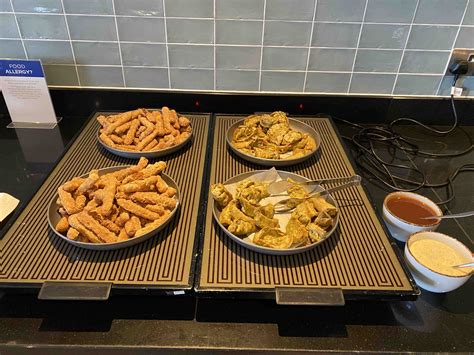 Hilton London Canary Wharf Executive Club Lounge Experience