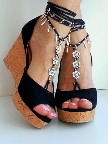 Latest Ankle Chain Designs Ideas On How To Wear Anklets