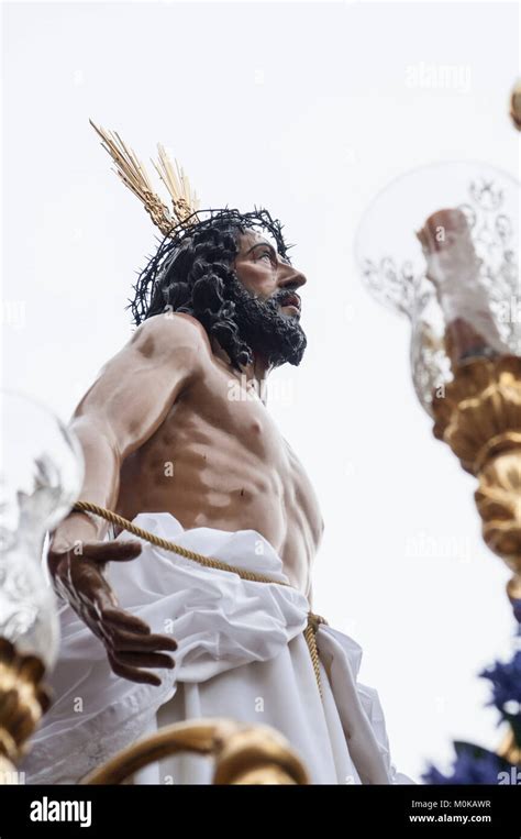 Fotograf A En Color De La Escultura Del Cristo De La Hermandad De