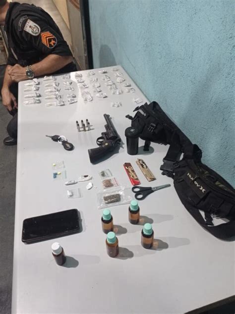 Dupla é flagrada cocaína haxixe ecstasy e arma em Volta Redonda