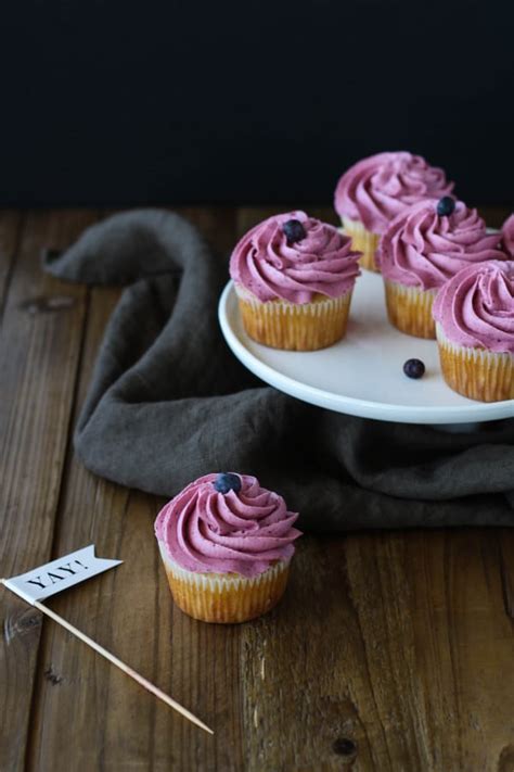 Blueberry Buttercream Liv For Cake