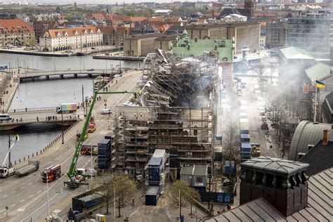 La Bolsa De Valores Uno De Los Edificios M S Antiguos De Copenhague