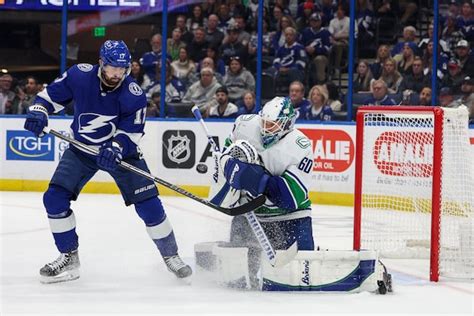 Stamkos Gets 499th Goal Lightning Beat Canucks 5 4 The Globe And Mail