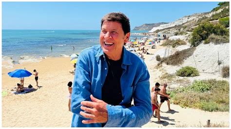 Gianni Morandi Incantato Da Agrigento E Dalla Scala Dei Turchi