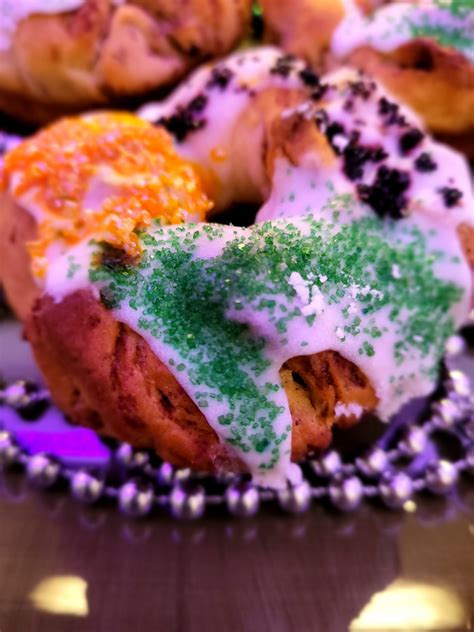 Easy Mini King Cakes Spirits Food And Booze