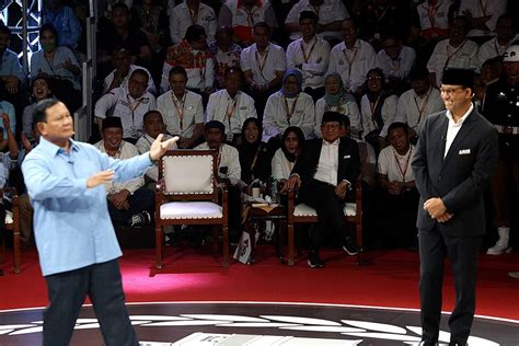 Joget Gemoy Prabowo Tampak Sangat Bermasalah, Tak Kenal Situasi