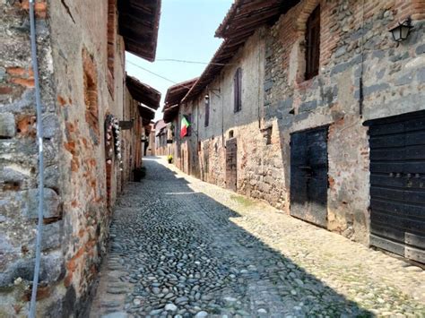 Ricetto di Candelo la magia del Natale in uno dei Borghi medievali più