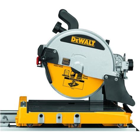 Masina Taiat Dewalt D Cu Disc Diamantat In Mediu Umed W