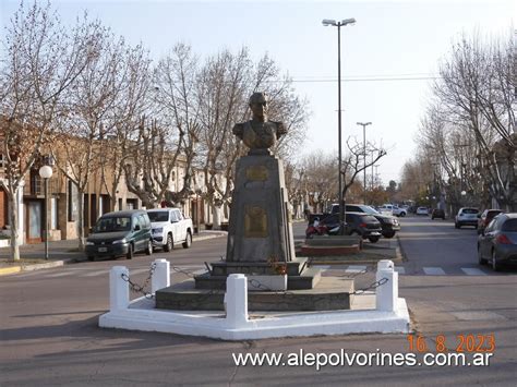 Foto Salliquelo Busto Gral San Martin Salliquelo Buenos Aires