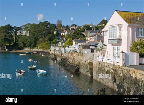 The Riverside At Flushing Falmouth Cornwall Uk Stock Photo Alamy