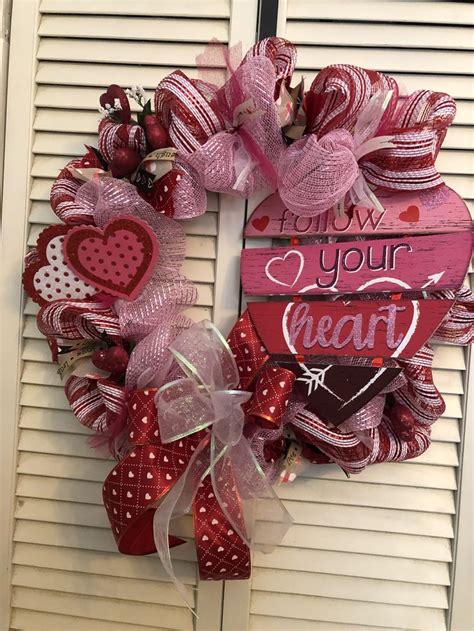 Pin by Mary Torres on valentine wreath & craft ideas | Valentine wreath craft, Wreath crafts ...