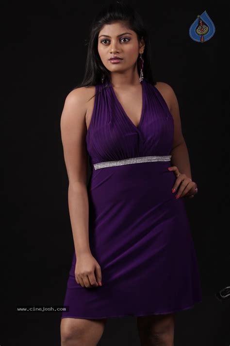Soumya Hot Gallery Photo 44 Of 45