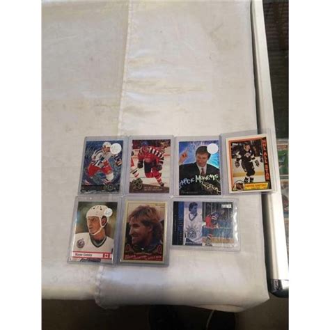 7 COLLECTIBLE WAYNE GRETZKY HOCKEY CARDS - Big Valley Auction