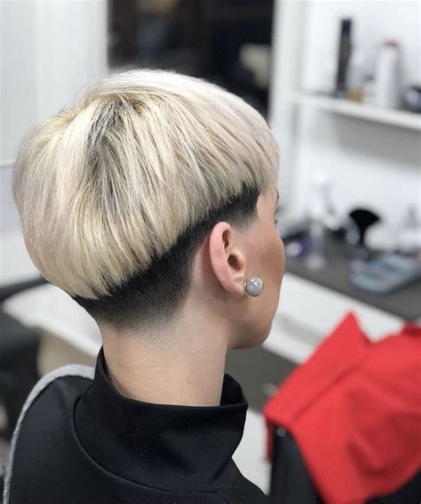 Pin By David Connelly On Bleach Blonde Hair W Dark Nape 04 Short Hair