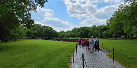 The Vietnam Veterans Memorial Wall USA - Barn Adventures