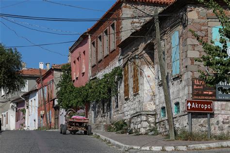 Bergama N N Eski Evleri Ve Tarih Dolu Dar Sokaklar Anadolu Ajans