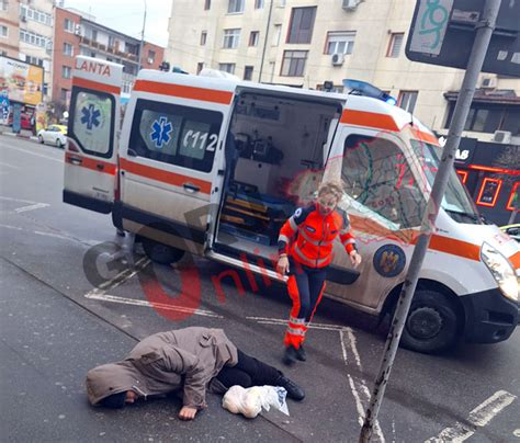 FOTO ACUM Femeie căzută pe strada Victoriei din Târgu Jiu