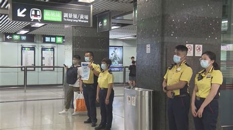 運輸署加強打擊濫用乘車優惠 車長促查票小隊跟車執勤 Now新聞台運輸署加強打擊違 規使用兩元乘車優惠截至周一下午五時未發現違規個案小巴業界估計