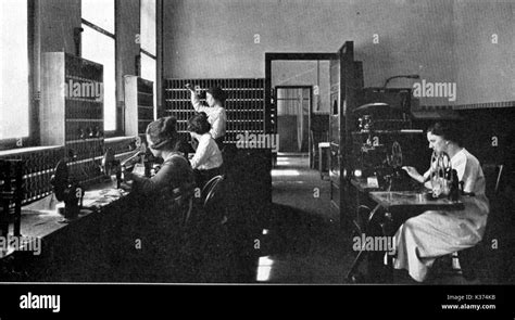 EDITING NEGATIVES AT UNIVERSAL STUDIOS IN THE 1920'S MP/209MK EDITING ...