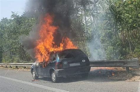 Paura Sulla A18 Nel Catanese Auto In Fiamme E Panico Tra Gli Occupanti