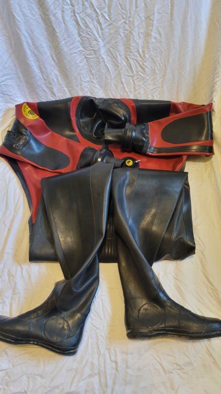 Closed Viking Drysuit With Hood And Gloves Scubaboard