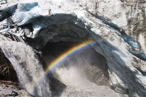 6 mysterious structures beneath the Greenland ice sheet | Live Science