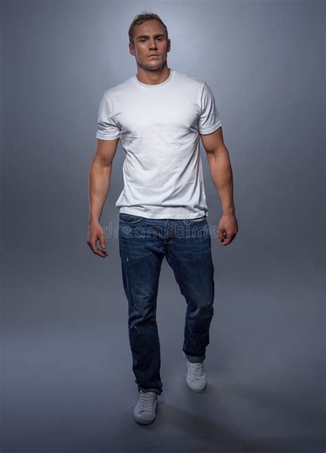 365 Handsome Bodybuilder Wearing Jeans Stock Photos Free Royalty