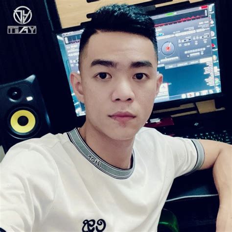 Stream Tiiay Chính Chủ music Listen to songs albums playlists for