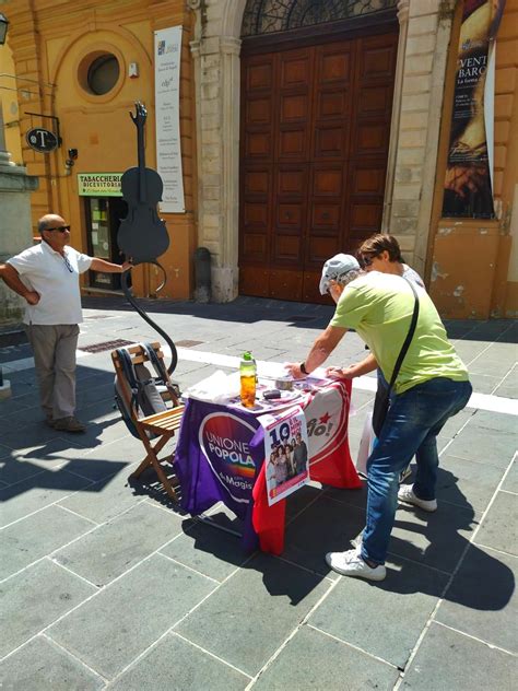 Continua La Raccolta Di Firme Per Una Vera Legge Sul Salario Minimo