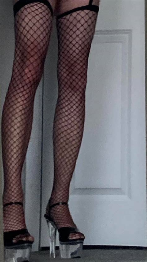 Do My Legs Look Good In These Stockings And Heels Scrolller