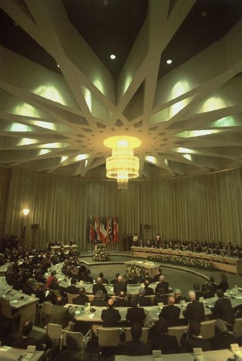 7 February 1992: Maastricht Treaty signed by EC members . surinenglish.com