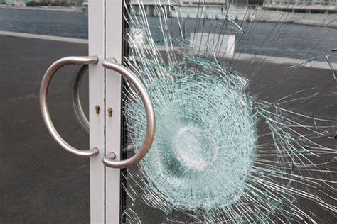 Придбати Ударостійке скло, Антівандальне, Бронескло, Тріплекс