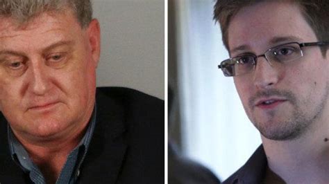 Edward Snowden prend ses distances avec son père et ses avocats qui