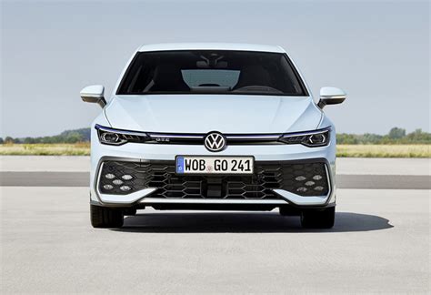 Foto S Volkswagen Viert 50 Jaar VW Golf Met Facelift 2024 AutoGids