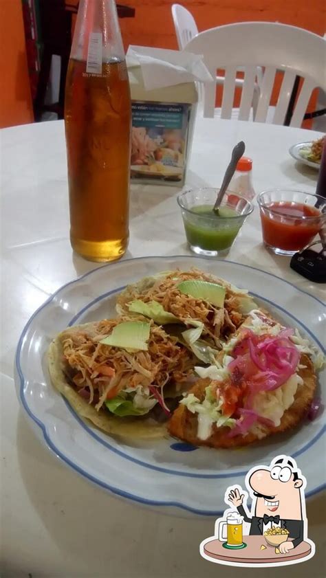 Menu at Antojitos Las Comadres restaurant Cancún