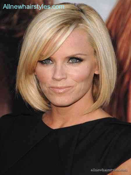 Jenny Mccarthy Hairstyles Hairstylo In 2020 Short Hair Styles Cute