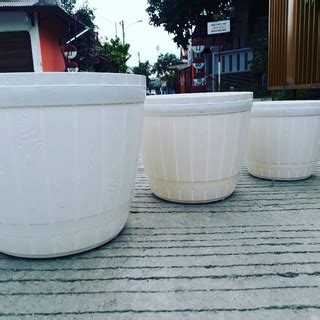 Jual Pot Gentong Lovenia 32 Putih Pot Gentong Putih Pot Bunga Plastik