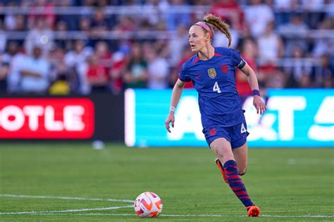 Becky Sauerbrunn To Replace An Injured Alana Cook On Uswnt Just Women