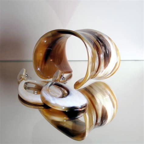 Kleine Materialkunde - Horn | Avanova