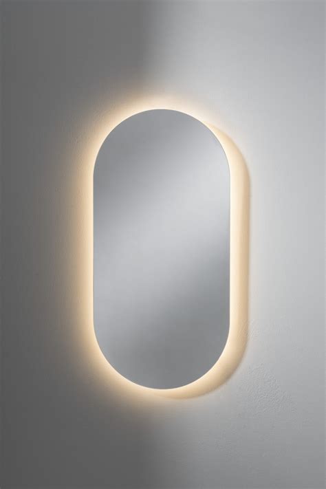 Moen X Mm Oval Led Spegel Med Ambient Belysning