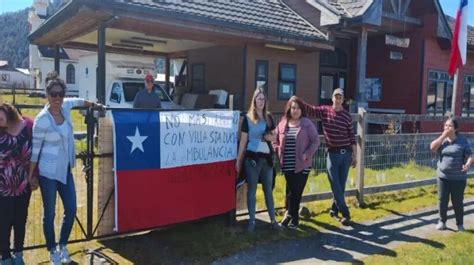 Vecinos de villa Santa Lucía retienen única ambulancia del sector para