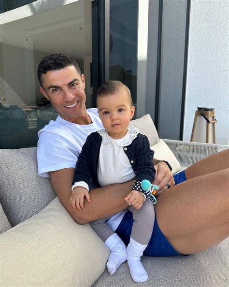 Cristiano Ronaldo Celebrates Twin Daughter Bella S St Birthday