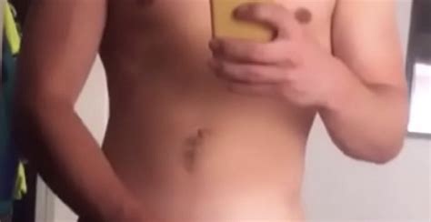 Ragazzi Mostrano I Loro Piselli Su Tik Tok Con Il Filtro Invisibile