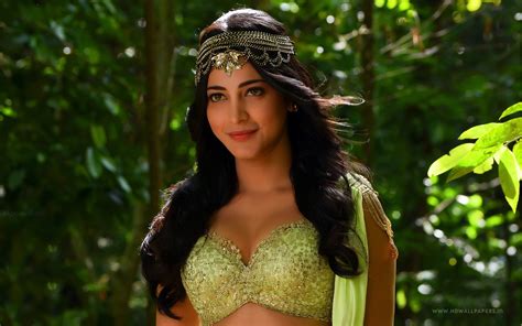 Shruti Haasan In Puli Wallpapers Hd Wallpapers Id 15507