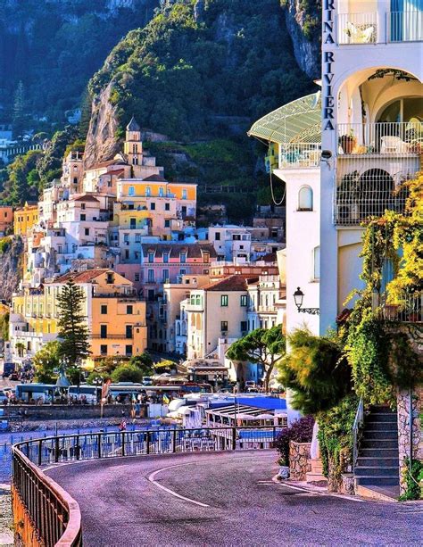 Solve Amalfi Salerno Italia Jigsaw Puzzle Online With Pieces